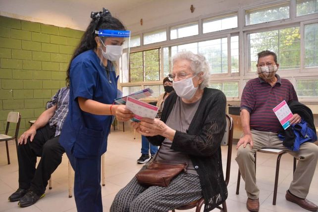 Desde el Ministerio de Salud nacional renovaron las recomendaciones de cuidado, vacunación y los refuerzos contra el coronavirus.