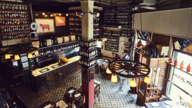 Es rosarino, fanático de Newells y dueño del segundo mejor restaurante de carnes del mundo