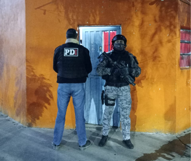 Una de las viviendas allanadas ayer por la PDI en el Gran Rosario en una causa por amenazas extorsivas