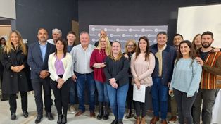 La ministra Tejeda y el Senador Michlig recorrieron localidades y firmaron numerosos convenios sociales