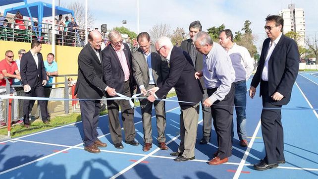 Concepción ya disfruta su nueva pista sintética