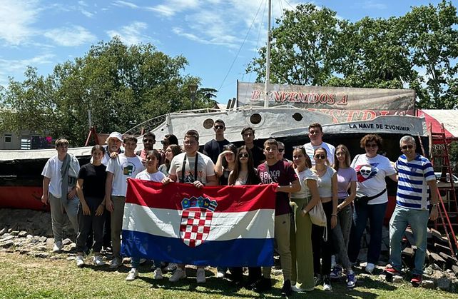 Educación sin fronteras: el CAR de Venado Tuerto recibió a una delegación croata