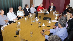 Corral presentó a la Cámara Argentina de la Construcción el Plan de Obras 2015