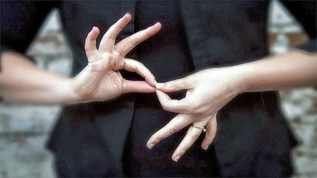 Proponen que sea obligatoria la enseñanza de lengua de señas en Santa Fe