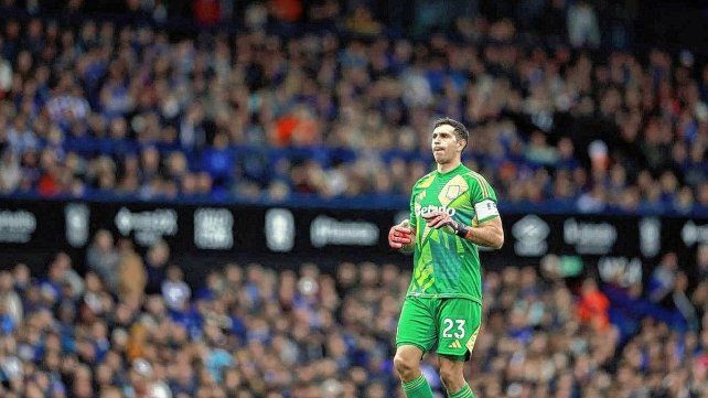 El Aston Villa del Dibu Martínez quiere avanzar ante West Ham