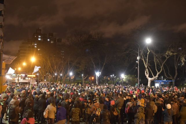 Las cacerolas se hicieron escuchar en Rosario en reclamo por el rumbo económico