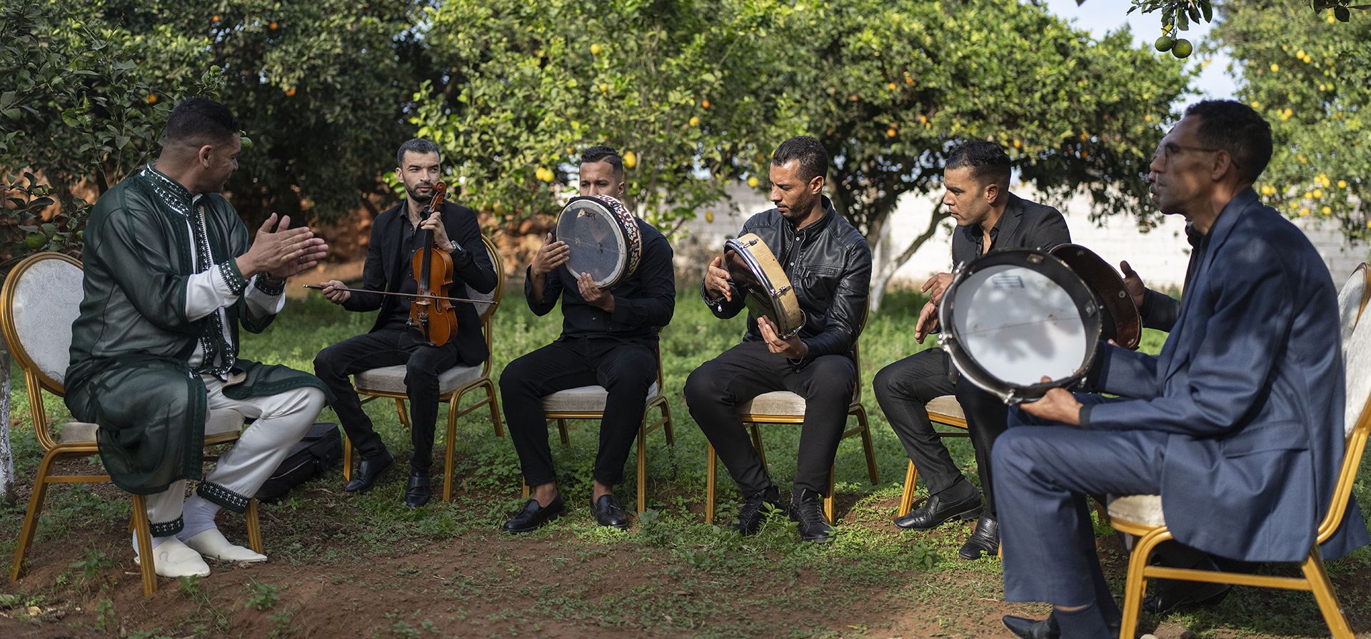 Una banda de música se prepara para una actuación tradicional conocida como Aita, en Tamesna, al sur de la capital Rabat, Marruecos, el lunes 27 de enero de 2025. (Foto AP/Mosa'ab Elshamy) Una banda de música se prepara para una actuación tradicional conocida como Aita, en Tamesna, al sur de la capital Rabat, Marruecos, el lunes 27 de enero de 2025. (Foto AP/Mosa'ab Elshamy)