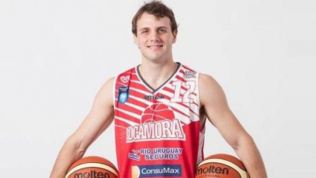 El villaguayense posando con la camiseta de Rocamora de Concepción
