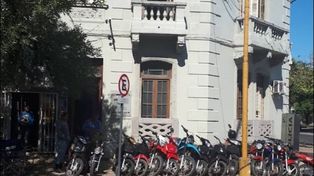 Un abogado penalista y un policía en el banquillo, acusados de extorsionar a un preso en la Comisaría 4ª