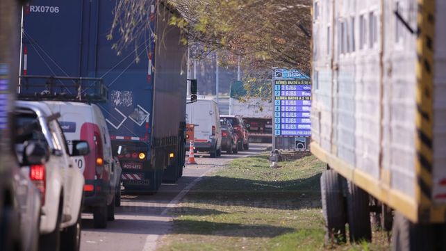 Tránsito asistido en el túnel y RN168 por los incendios y el humo