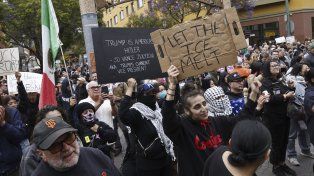 Las protestas por operativos antiinmigración se multiplican en EEUU