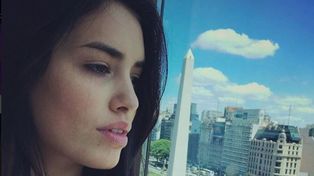 Lali Espósito se emocionó al cantar el Himno tras los hechos de violencia en el Congreso