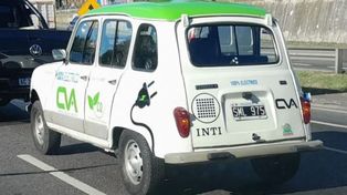 Convirtió una Renoleta en auto eléctrico y gastó apenas 1.100 pesos para hacer 100 kilómetros