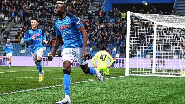 Napoli venció a Sassuolo y no afloja en la cima del Calcio