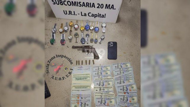 Los elementos secuestrados tras la detenciones. 