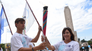 La antorcha de los Juegos Suramericanos de la Juventud volvió a la ciudad tras recorrer las ciudades santafesinas de Santa Fe, Reconquista, Rafaela, y Venado Tuerto.
