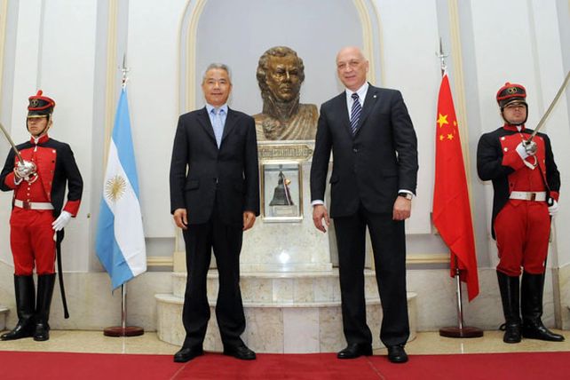 Bonfatti encabeza una misión institucional y comercial a China y los Emiratos Árabes