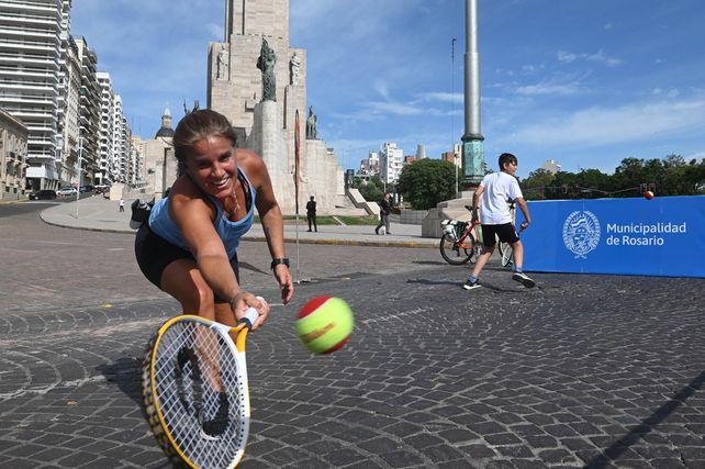 Hubo una activación de la Copa Davis en pleno Monumento Nacional a la Bandera.