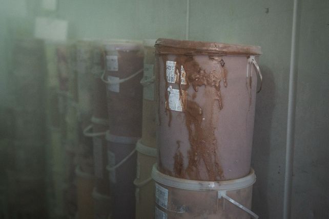 En la cámara frigorífica había hasta tachos con helado, presuntamente para distrubir en locales gastronómicos.