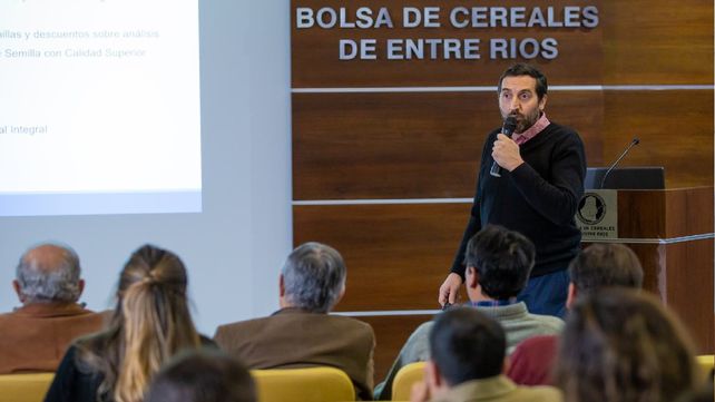 Formación. Motto dio una charla para directores técnicos de semilleros y destacó el rol de los ingenieros agrónomos en el monitoreo de semillas.&nbsp;