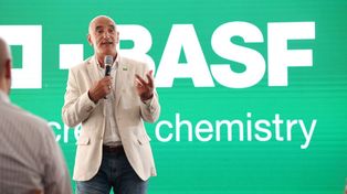 En la planta. Gustavo Portis, director de la División de Soluciones para la Agricultura de Basf.