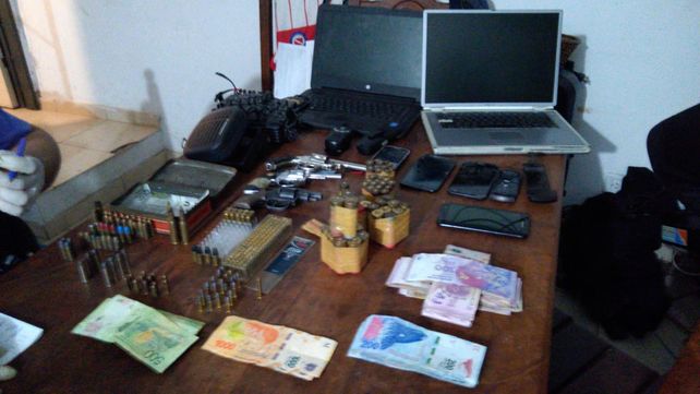 Un policía del Centro de Justicia Penal de Rosario fue detenido acusado de integrar una banda narco