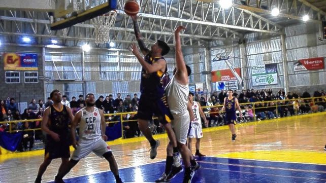 Paracao ganó y se despidió de su gente hasta los play-offs del Pre Federal.
