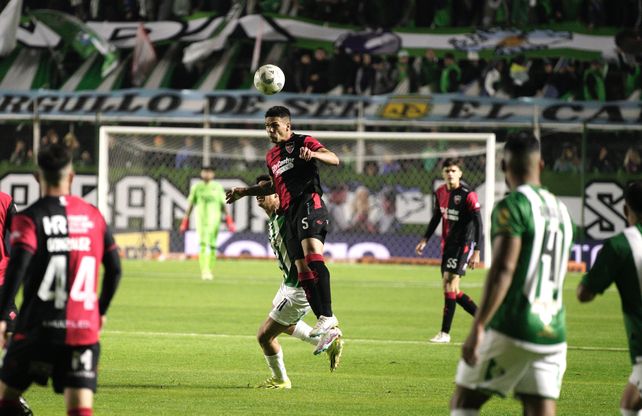 Newells busca un triunfo ante Banfield para escalar posiciones.