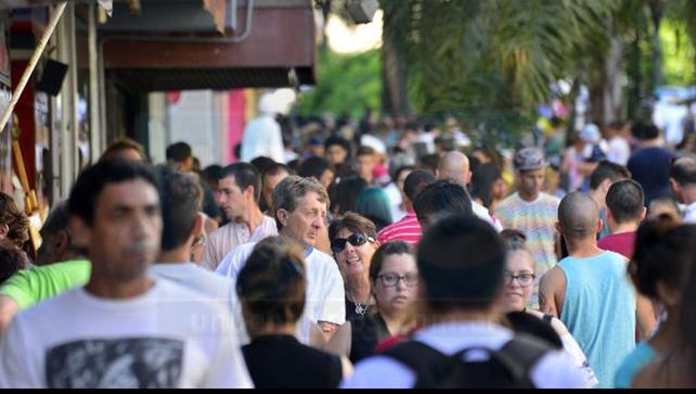 Trabajadores de comercio piden evitar compras de último momento