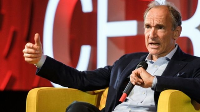Tim Berners-Lee: Con cada nuevo sitio web aumenta la brecha entre los que están conectados y los que no.&nbsp;