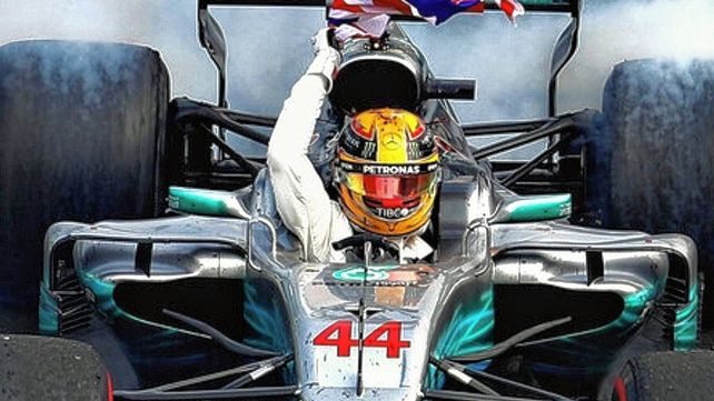 Mercedes busca mejorar sus autos de Fórmula 1 para competir contra Red Bull. 