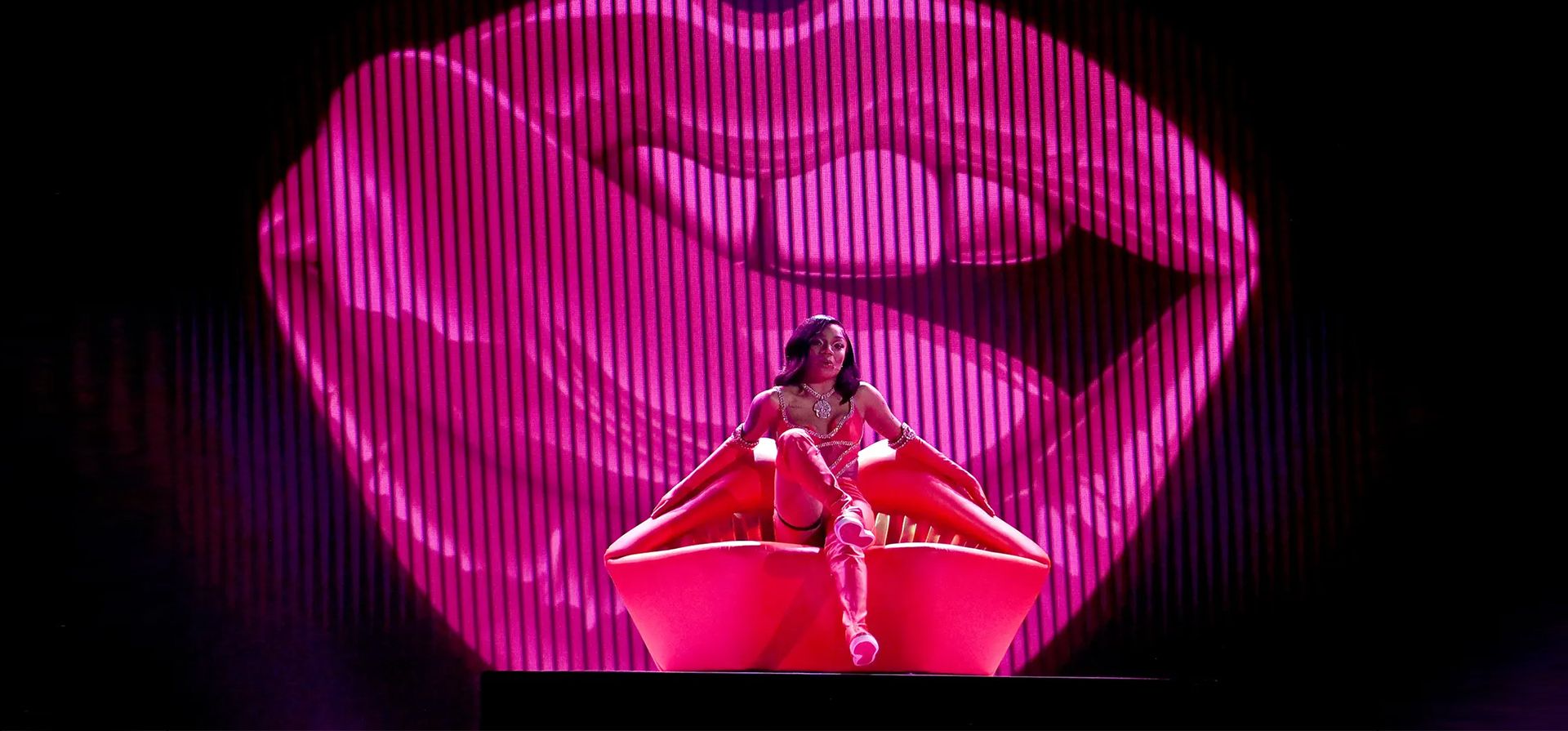 Los Ángeles, California. GloRilla actúa durante los premios BET en Microsoft Theater. Fotografía: Paras Griffin/Getty Images para BET Los Ángeles, California. GloRilla actúa durante los premios BET en Microsoft Theater. Fotografía: Paras Griffin/Getty Images para BET