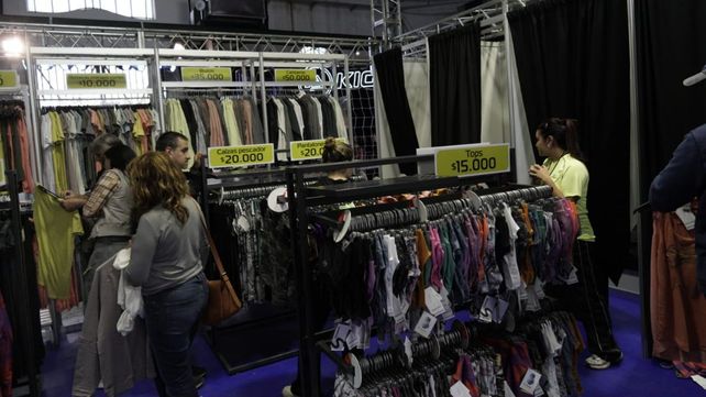 La tercera edición de Rosario Outlet reunió a más de 40 marcas rosarinas en el predio de la ex Rural