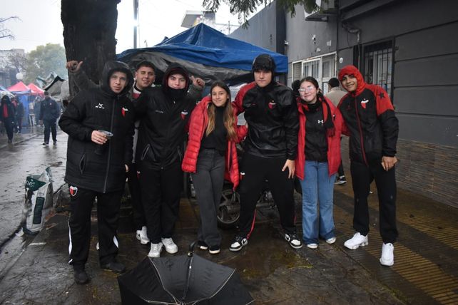 Todo el color de la previa del hincha de Colón para el choque ante Gimnasia (M) Todo el color de la previa del hincha de Colón para el choque ante Gimnasia (M)