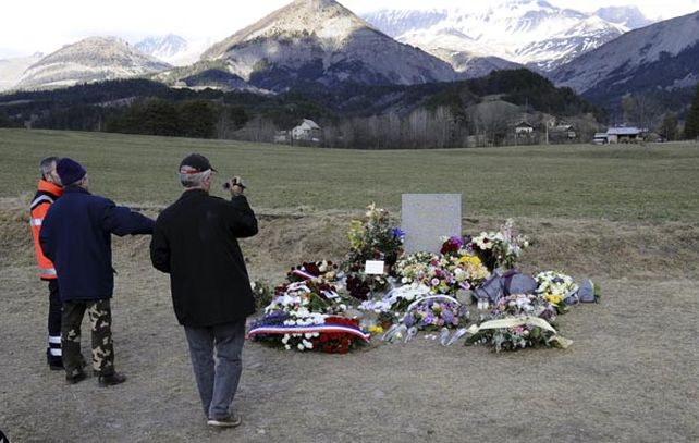 Uno de los homenajes a las víctimas de la tragedia aérea.