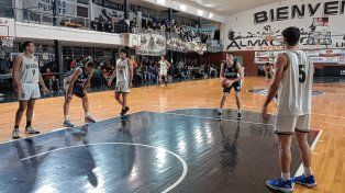 Almagro A, actual campeón, superó como local a Regatas (SF) en la primera semifinal de la Copa de Oro.
