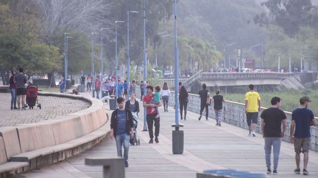 El gobierno publicó el DNU que permite no usar barbijo en espacios públicos