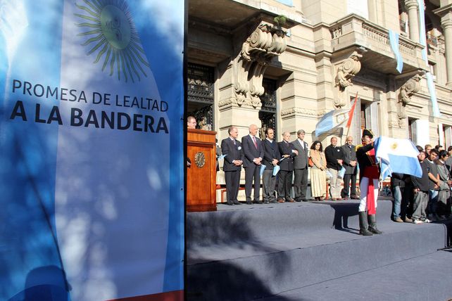 Alumnos de 4° grado de Santa Fe juraron lealtad a la bandera