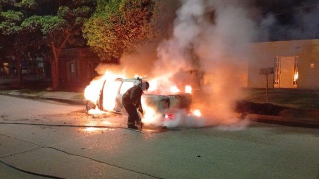 Investigan si el incendio de un vehículo fue accidental o intencional. &nbsp;
