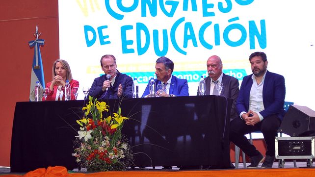 El gobernador Bordet cerró este viernes el Congreso de Educación