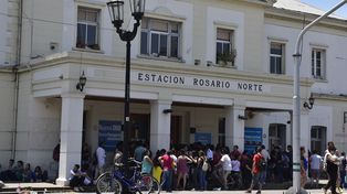 Indignación en los pasajeros a los que les suspendieron el viaje en tren a Tucumán