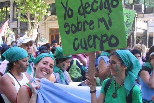 Legalización del aborto: todas las voces de un debate sobre opciones y derechos