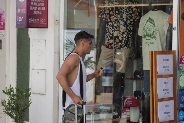En la provincia el comercio minorista se ve afectado por la crisis económica. Las personas debieron reducir los gastos a lo indispensable.Foto:Archivo UNO