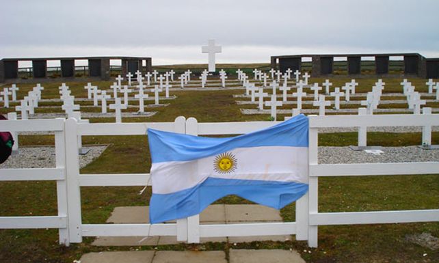 La Cruz Roja arranca las tareas para identificar a 123 soldados argentinos en Malvinas