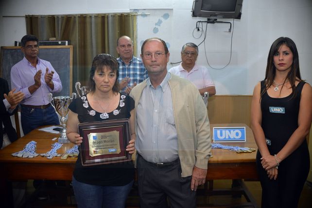 En la sede de la LPF se entregaron las copas a los campeones