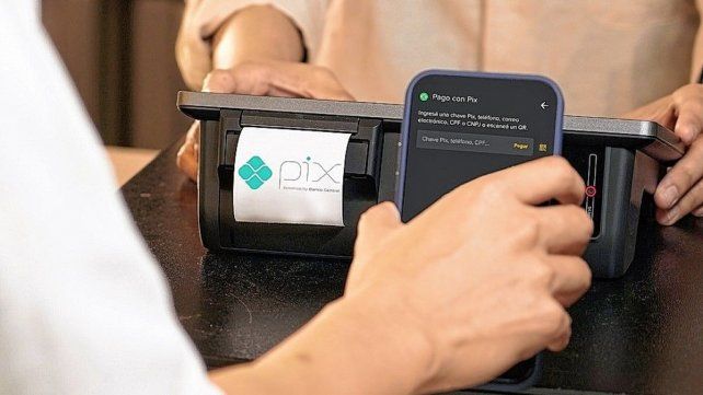 Fiwind abarata los pagos en Brasil vía Pix, sin impuestos y con un cashback en BTC