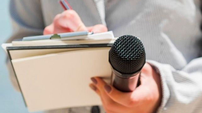 El periodismo es un servicio a la sociedad y una institución de la democracia. Defender el periodismo es defender la democracia