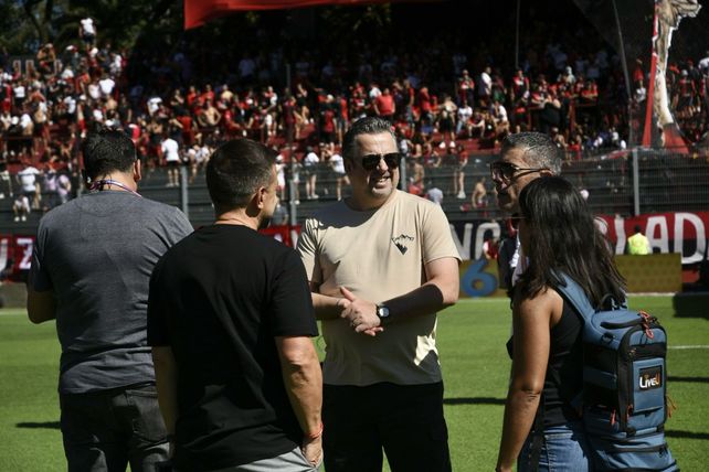 Pablo Cococcioni, el ministro de Seguridad provincial, en el césped.