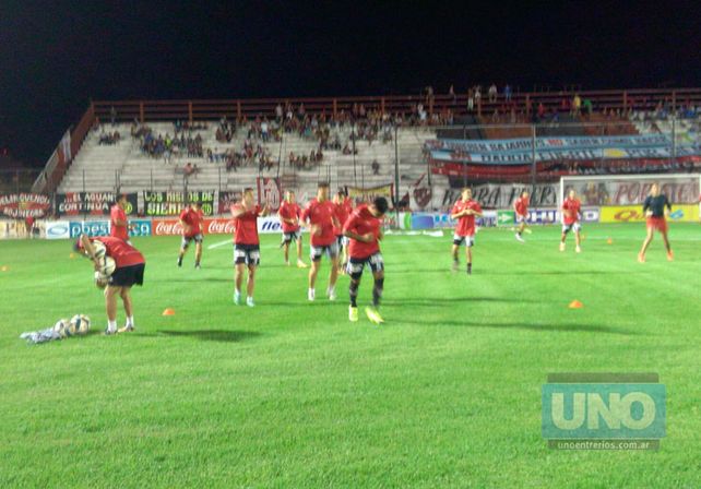 Banderazo de apoyo al #PatrónDelAscenso antes de la semifinal