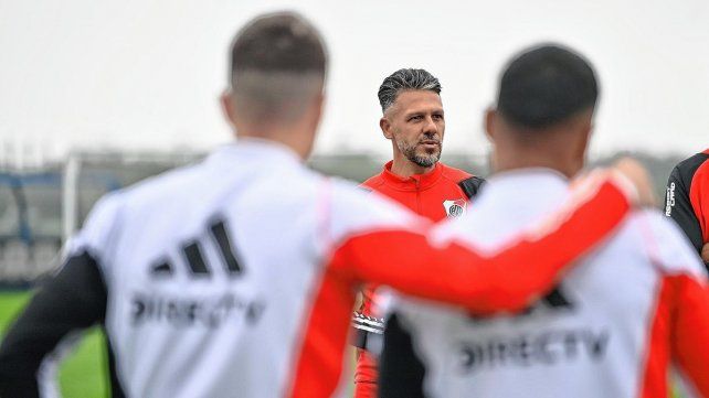Martín Demichelis prepara el 11 de River.